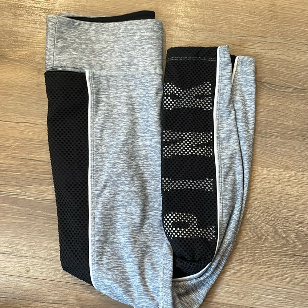 💕VS PINK ULTIMATE MESH LEGGINGS💕 NWOT GRAY BLACK SZ SMALL